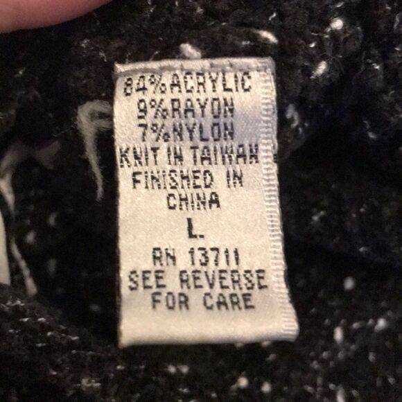 Black and white sweater - Picture 4 of 5